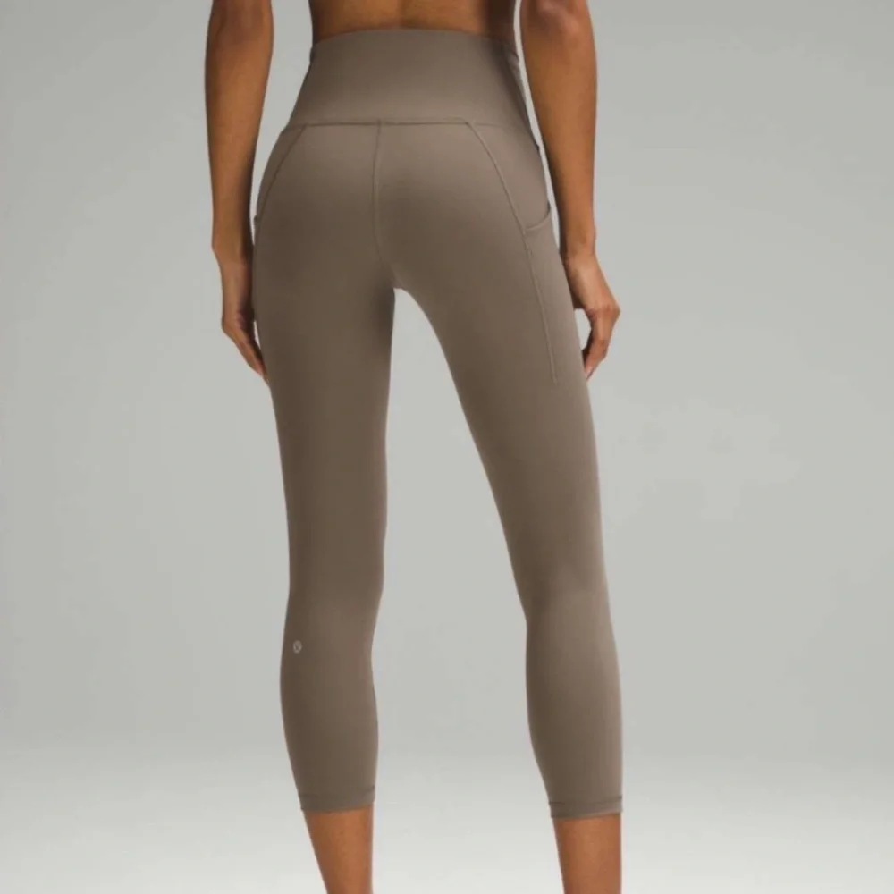 Wunder Train HR Crop 23” - Picture 2 of 9